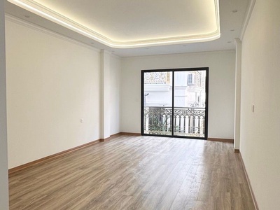 Trần quốc hoàn dt 45m x7 tầng thang máy 21,7 tỷ phân lô,gara ô tô,kinh doanh 3