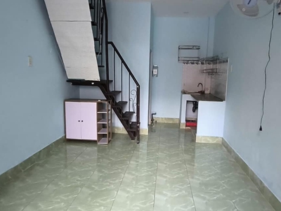 Cho thuê nhà 1 trệt 1 lầu Hồ Văn Tư, P. Trường Thọ . SD 40m2 có 1PN 1wc Giá 5tr/tháng 1