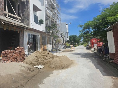 Cần bán lô đất mặt bãi đỗ xe TDC Tràng Cát 83,93m2 giá chỉ 46,5tr/m2 1