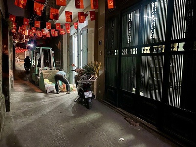 Bán nhà lãng yên trần khát chân 5 tầng lô góc VF3 đỗ cửa 1 nhà ra phố hai bà trưng 2