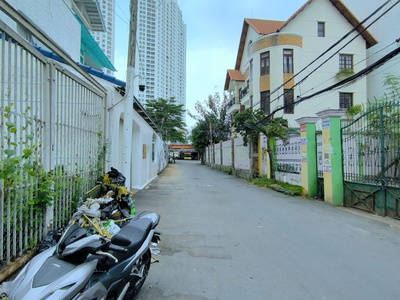 Bán Đất 793/57/3 Khu Kiều Đàm phường Tân Hưng Q7. Dt 6,5x27m CNXD 152,7m2 2