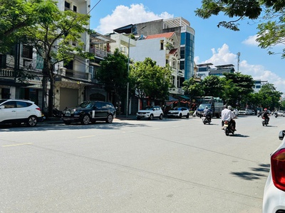 Mặt đường Đà Nẵng - 137m2 - ngang 4,9m - nhà cấp 4 - vỉa hè rộng - giá thỏa thuận 1