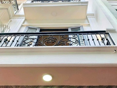 Chủ thiện chí bán nhà võng thị ,50m2 nhà 7 tầng ở hoặc kinh doanh dòng tiền đều phù hợp . 0