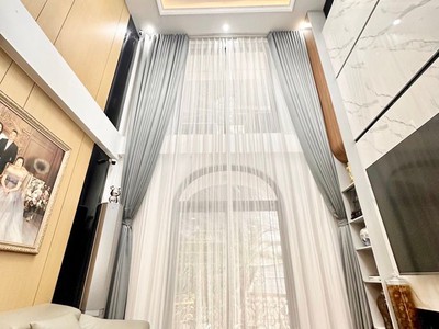 Vài bước chân ra hồ tây - vị trí cực hiếm nhà bán - ngõ thông - thang máy - gần ô tô 46m2. 2