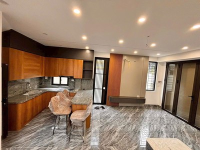 Việt hưng, long biên - oto đỗ cửa - lô góc thoáng sáng - giá chỉ 9 tỷ chẵn 0