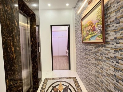 Cạnh tt trôi  nhà 40x6 tầng thang máy   lô góc   ô tô thông 2