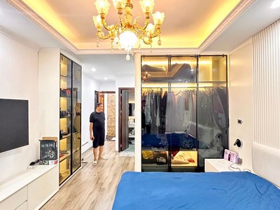 Vài bước chân ra hồ tây - vị trí cực hiếm nhà bán - ngõ thông - thang máy - gần ô tô 46m2. 3