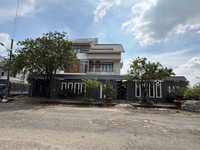 Khu biệt thự quận 12, 600 m2, 4 tầng, view dòng sông giá thấp, đại lộ 25m 0