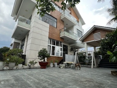 Khu biệt thự quận 12, 600 m2, 4 tầng, view dòng sông giá thấp, đại lộ 25m 1