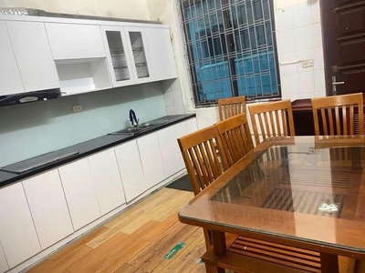 Cho thuê nhà nguyên căn ngõ 168 nguyễn lân, 70m  x 4 tầng, 3pn, 4wc, 12 triệu 0