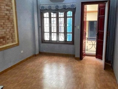 Bán nhà đường láng 50m2. 5 tầng. mặt tiền 3.5m. giá 12.2 tỷ đống đa hà nội 2
