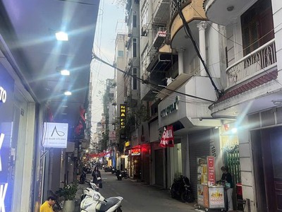 Bán nhà đông các 54m2. 4 tầng. mặt tiền 6.3m. giá  31.5 tỷ đống đa hà nội 3