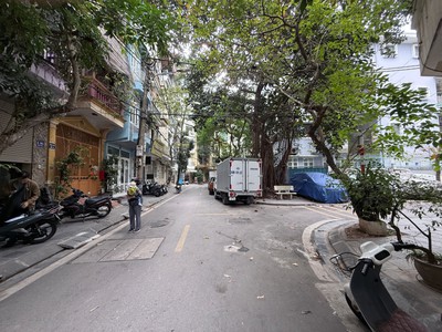 Bán nhà kđt đầm trấu 44/50m2.  5 tầng. mặt tiền 3.6m. giá 20 tỷ hai bà trưng hà nội 0