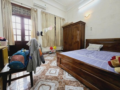 Bán nhà giang văn minh 44m2. 4 tầng.  mặt tiền 4.4m. giá 34 tỷ ba đình hà nội 3