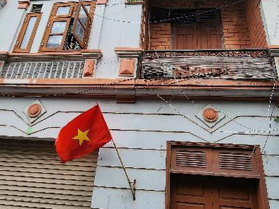 Hơn 8 tỷ nhà ngõ 71 bồ đề 37m x 4t, chỉ 1 nhà ra mặt phố oto tránh. 0