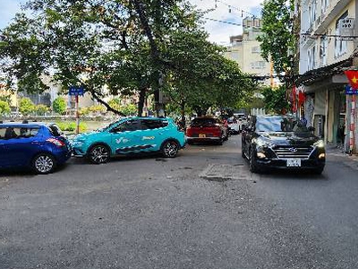 Hơn 8 tỷ nhà ngõ 71 bồ đề 37m x 4t, chỉ 1 nhà ra mặt phố oto tránh. 1