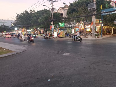 Bán nhà mặt tiền 5 tầng 6x22m giá 13,7 tỷ đường tô ký 0