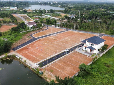 Chính chủ cần bán nhanh lô góc hoa hậu tại hòa lạc, dt 100m2, full thổ cư, gần ql21, khu cnc, đhqg 1