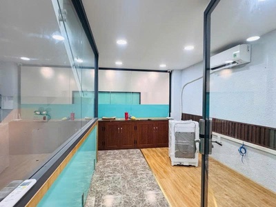 Bán tòa nhà 6 tầng, hẻm 5m bến vân đồn, gần cầu ông lãnh, 6x17m,  thang máy, 19,5 tỷ. 0