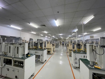 Cho thuê 1.300m2 nhà xưởng trong kcn bến cát bình dương 2