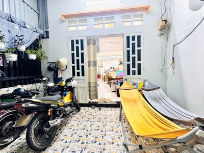 Bán nhà 2 tầng trung tâm dĩ an,shr đường xe hơi,gần chợ xóm vắng 2