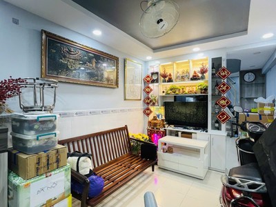 Bán nhà phú nhuận,15m ra hxh nguyễn kiệm,3 tầng,40m2, 4pn, giá 5 tỷ8 1