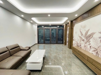 Bán nhà ngô gia tự long biên, oto đỗ cửa thang máy,full nội thất,lô góc,48m 0