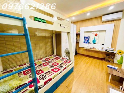 Bán nhà hiếm- bồ đề   33m    5 tầng   giá 7 tỷ   ngõ nông gần ô tô   vị trí đẹp   gần hồ lâm du, bv 2