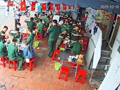 Sang nhượng quán phở   bún bò huế   doanh thu ổn định 4