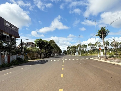 Bán đất mặt tiền nguyễn xuân nguyên   3 lô đẹp, hàng hiếm 2