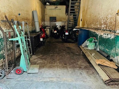 Quận 1 - giáp trần hưng đạo - hẻm xe hơi lt - gần mặt tiền  - nhỉnh 6 tỷ 2