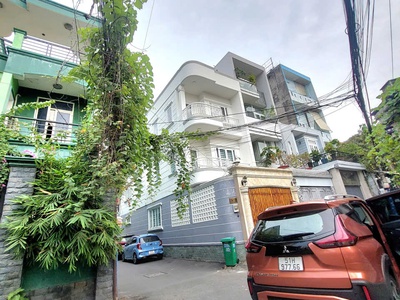 Trung tâm quận 9,bán nhà đỗ xuân hợp,căn góc thoáng mát,phường phước long 0