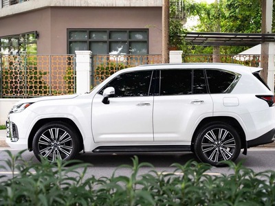 Bán Lexus LX600 Urban 7 chỗ, sản xuất 2023. Xe cực mới. 2