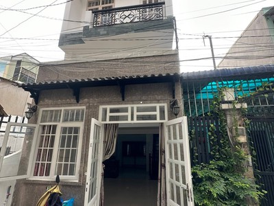 Cho thuê nhà nguyên căn đường số 10 Linh Chiểu Thủ Đức 3PN 3WC giá 10tr 0