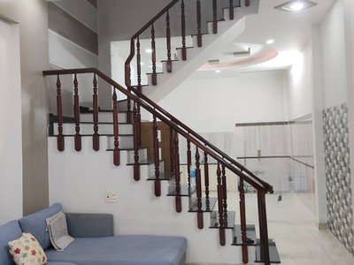 Cho thuê nhà nguyên căn 3 tầng hẻm Kha Vạn Cân P. Linh Đông Thủ Đức 3PN 3WC giá 10tr/tháng 0