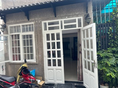 Cho thuê nhà nguyên căn đường số 10 Linh Chiểu Thủ Đức 3PN 3WC giá 10tr 1