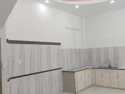 Cho thuê nhà nguyên căn 3 tầng hẻm Kha Vạn Cân P. Linh Đông Thủ Đức 3PN 3WC giá 10tr/tháng 1