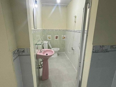 Cho thuê nhà nguyên căn cư xá Điện Lực   hẻm ô tô   1PN   50m  Giá 7tr/tháng. 2