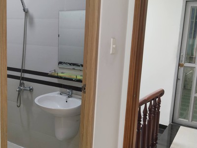 Cho thuê nhà nguyên căn 3 tầng hẻm Kha Vạn Cân P. Linh Đông Thủ Đức 3PN 3WC giá 10tr/tháng 5