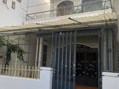 Bán nhà gác lửng hẻm Cao Văn Bé, gần bãi tắm biển Hòn Chồng, GIÁ CHỈ 3,4 TỶ 0