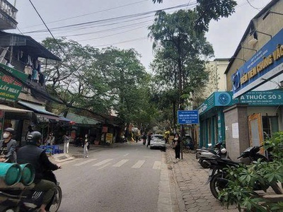 Hiếm nhà 3 tầng mặt phố Nguyễn Viết Xuân, 37m2, mặt tiền rộng 4.5m, vị trí đẹp, kinh doanh tốt, giá 0