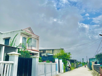 Chính chủ bán 2 lô đất gần 400m2 mặt tiền ngay cổng chào 0