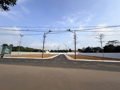 Trục chính hàng Fo nằm cách đại học quốc gia 1,5km. 1 lô giá ngoại giao tốt nhất thị trường 3