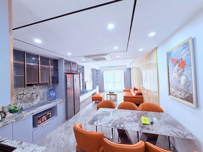 Bán nhà mặt ngõ phố trạm 56m x 7t gara kinh doanh oto thông, ở luôn. 0