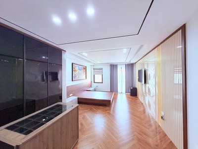 Bán nhà mặt ngõ phố trạm 56m x 7t gara kinh doanh oto thông, ở luôn. 2