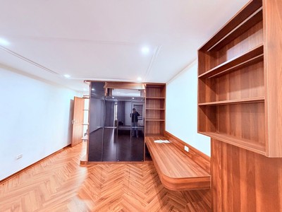 Bán nhà mặt ngõ phố trạm 56m x 7t gara kinh doanh oto thông, ở luôn. 3