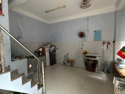 H1824  sát phần mềm quang trung q12, shr, vuông, 6x7m, 3.x tỷ x nhỏ 0