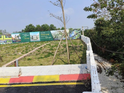 Đang cần tiền nhập hàng bán tết em chính chủ bán lô đất 100m2 sát khu cnc và cổng trường đhqg, ql21 2