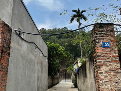 Duy nhất 1 lô thổ cư nằm trong lõi khu công nghiệp quang châu và vân trung - giá 2 tỷ 1