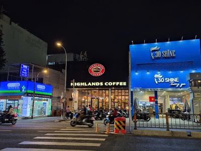 Giảm mạnh 4 tỷ nhà hẻm 1122 quang trung 5 lầu ngang 5.8m 90m2 có t.máy gần emart 14 tỷ. 1